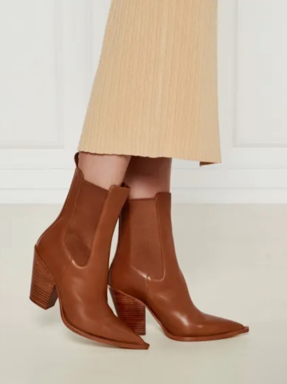 MICHAEL KORS
Leather cowboy boots LENI Pointed Chelsea Ankle Boots sz 6.5 $195